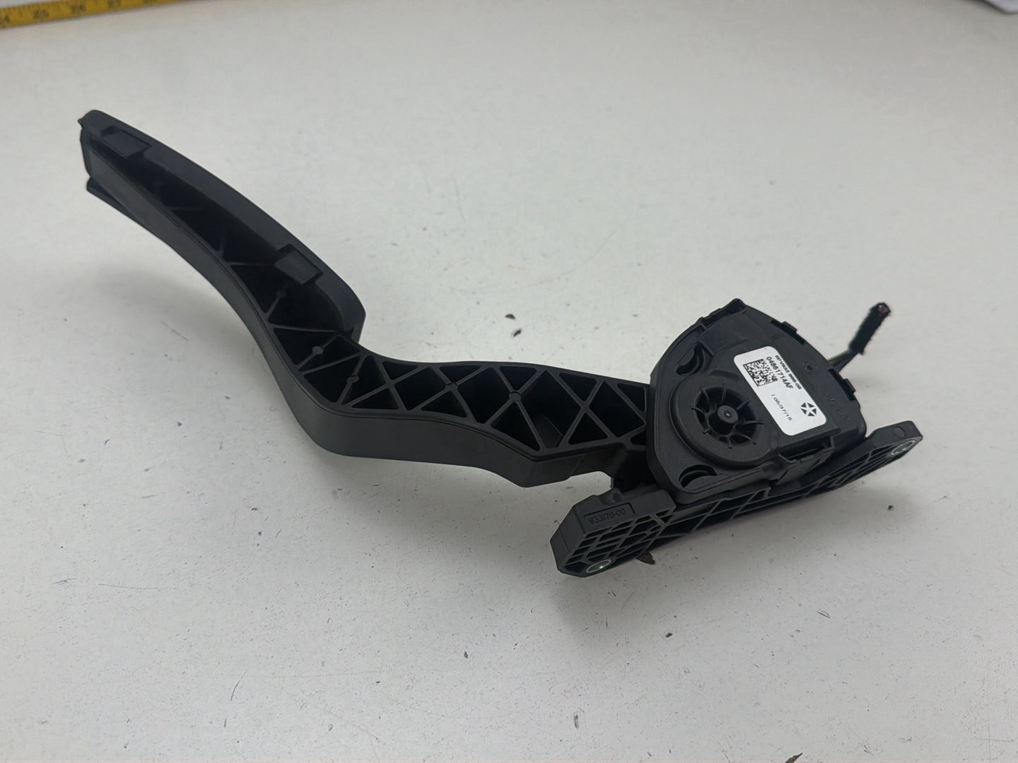 Maserati Ghibli 2014-2017 Accelerator pedal P/N 04861714AF