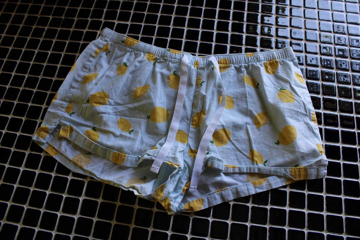 Old navy shop yellow shorts