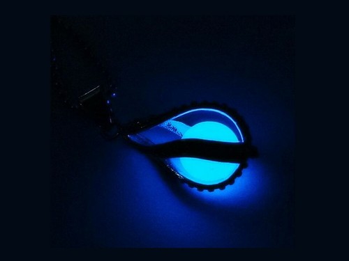 The Little Mermaid Glow Necklace | Glowing Pendant | Ideal Gift for Her - Picture 3 of 6