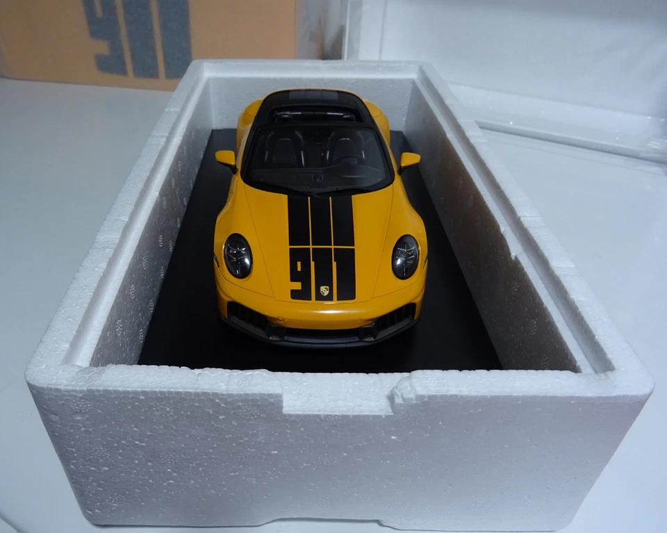 Porsche 911 (992) Spirit 70 SIGNAL ORANGE BLACK 1/18 WAP0210520SGTS by Spark - Immagine 4 di 4