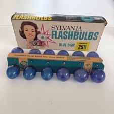 Vintage Sylvania Blue Dot Press 25B Flashbulbs   Box of 12, Original Tray, NOS