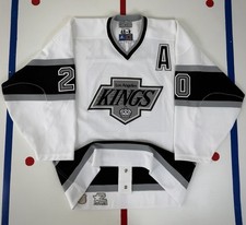 Luc Robitaille Cards, Rookie Cards and Autographed Memorabilia Guide 7