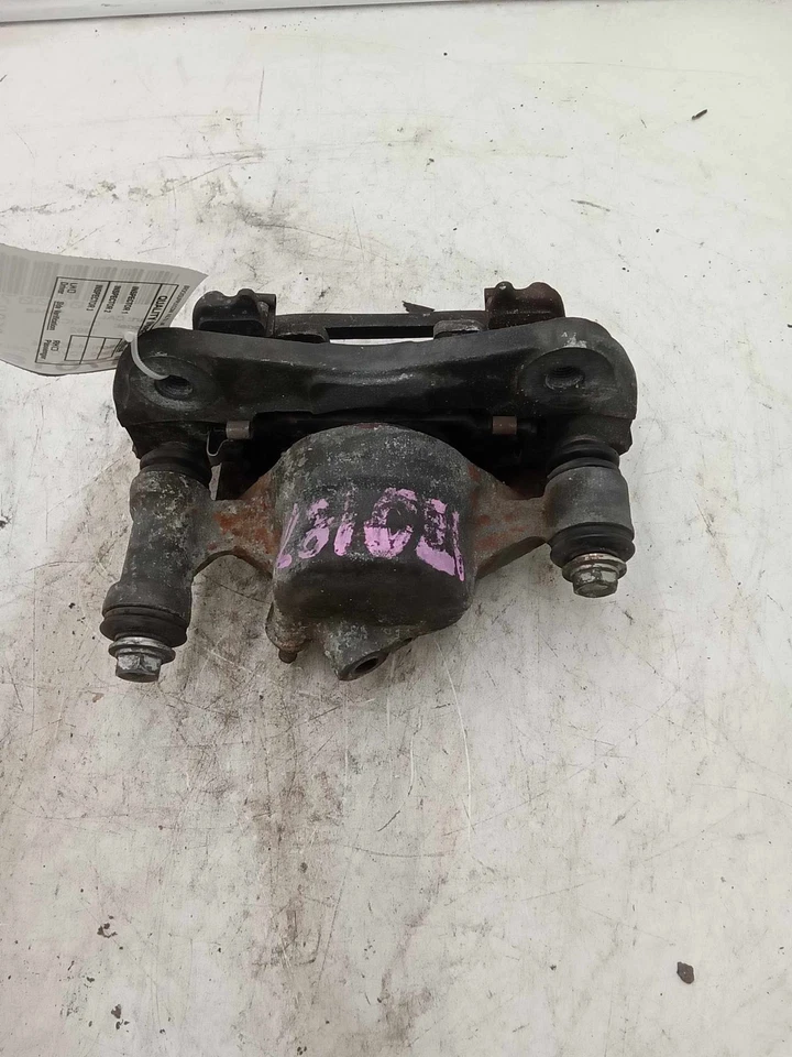 Pinça de freio dianteira do lado direito do passageiro Toyota Celica destro 1992 usada OEM - Imagem 3 de 4