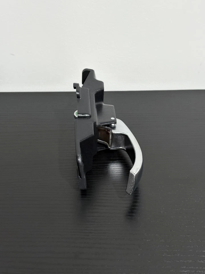 Manija de puerta interior delantera izquierda Dorman 96474 para Dodge Avenger 2011-2014 Foto 4 de 4