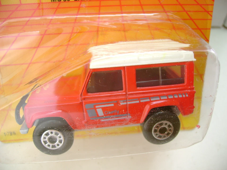 1987 MATCHBOX SUPERFAST MB 35 RED LAND ROVER 90 NEW ON CARD - Image 3 of 4