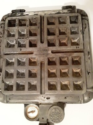 Vintage Bundt Nordic Ware Waffle Maker for Camping