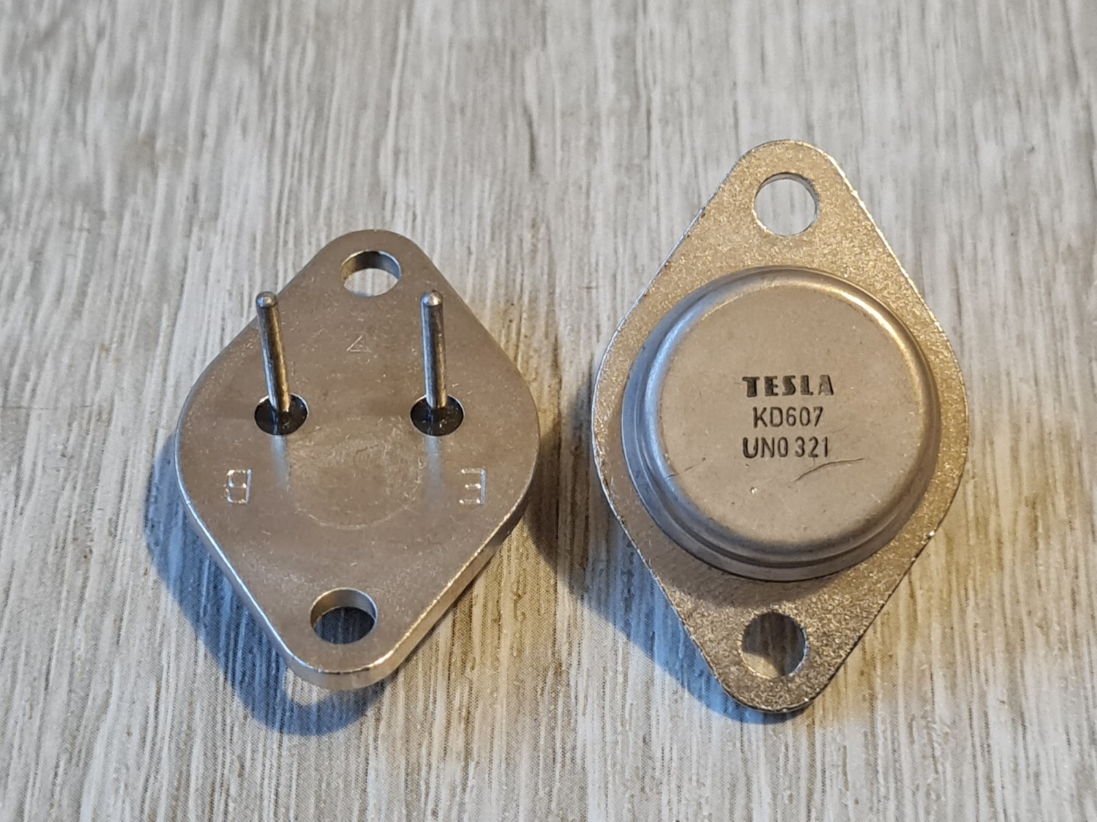 KD607 Transistor NPN 80V 10A 70W TO-3 | eBay