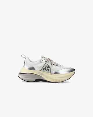 Award-winning sneakers women in silver leather and white net art. Hill 7511
