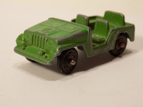  Jeep CJ-5  Green Diecast Metal Base Front Windshield is Cast Folded Down - Picture 1 of 5