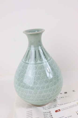Un vaso celadon margherita intarsiata coreana di Kaigo 2a generazione Kaigo Wagiyu - Foto 3 di 4