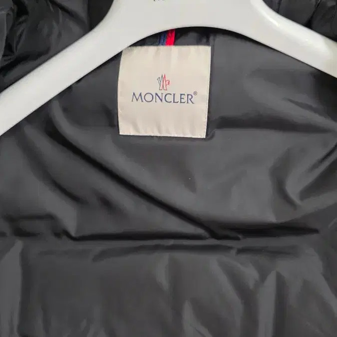 Moncler Cluny 4 Size Black - Authentic, Pre-owned, 2019 Japan Store thumbnail 4