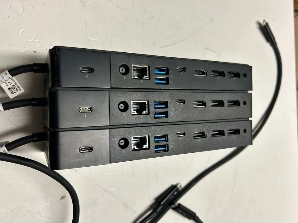 Lote de 3 estaciones de acoplamiento Dell WD19TB K20A Thunderbolt con adaptadores de CA cable de alimentación Foto 3 de 4