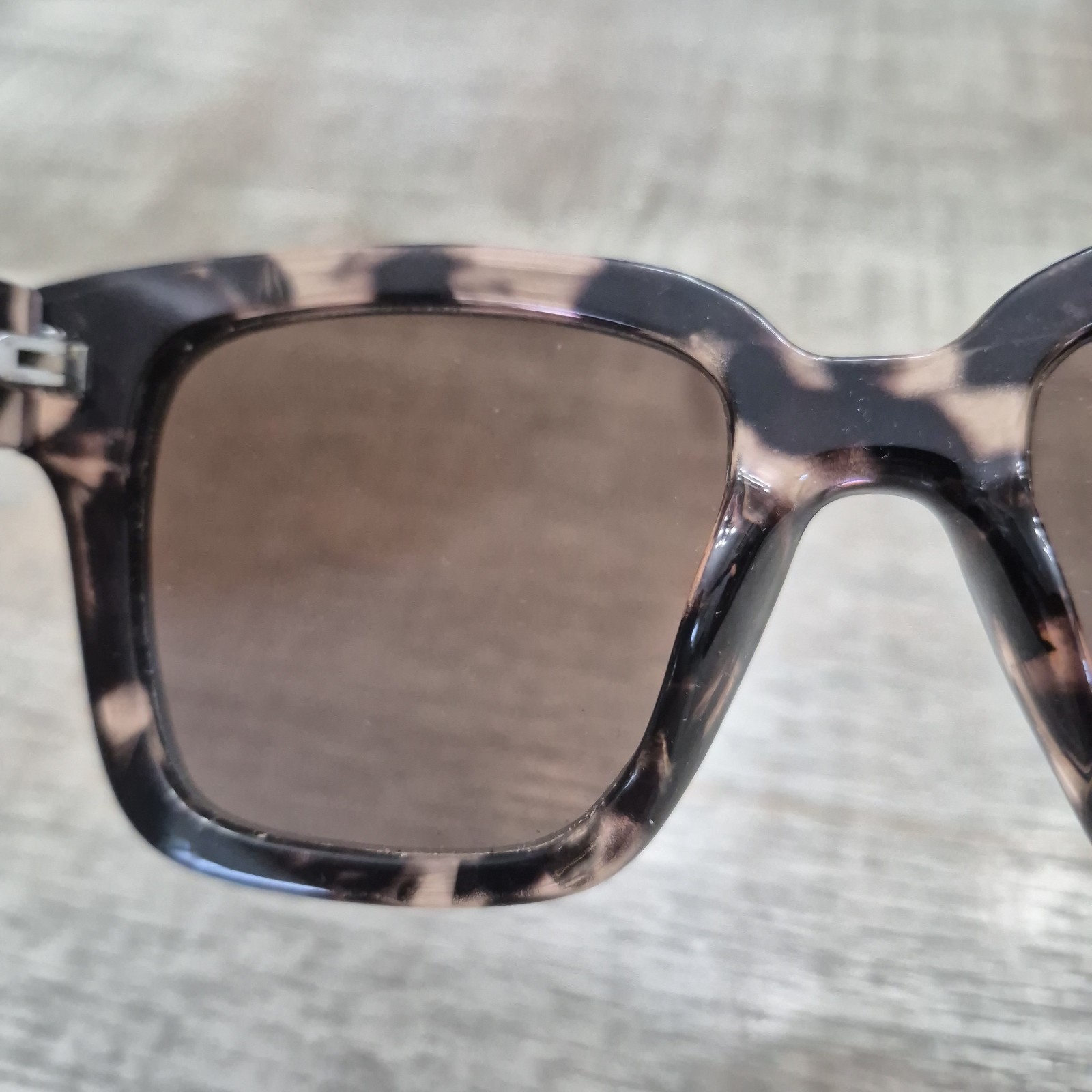 J.Crew Tortoise Shell Rectangular Sunglasses Brow… - image 5