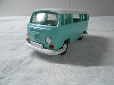 '' VW Bus T2 '' Gama Mini Modell 1/42 Licht-grün / weiß Unikat