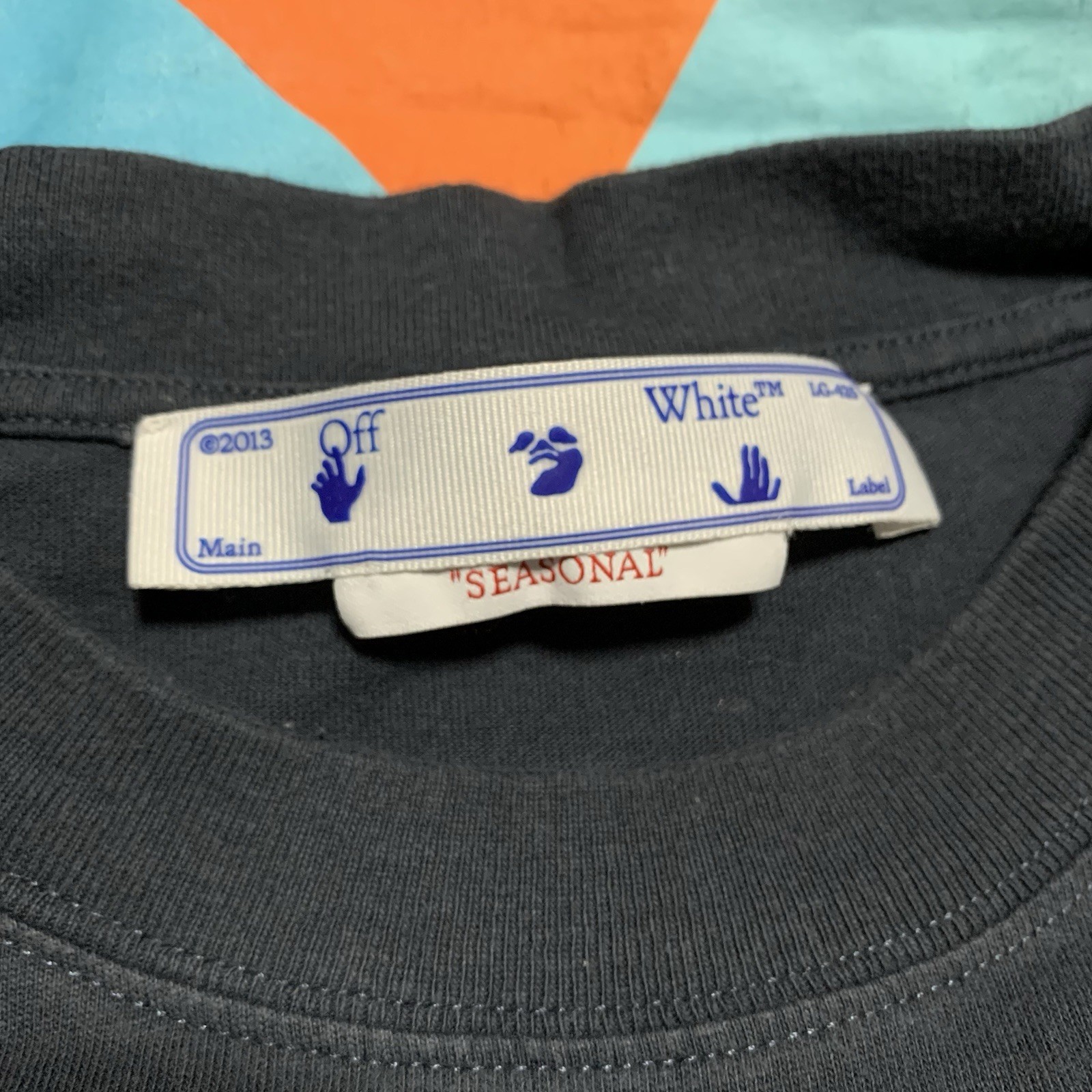 Off White Medium Thunder Arrows Charcoal Tee Virg… - image 5