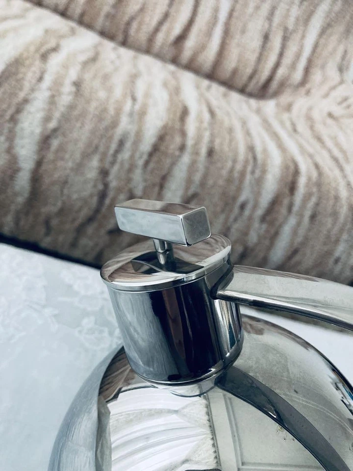Coctelera Alessi Bauhaus Sylvia Stave Officina Design 20 cm sin caja usada Foto 2 de 4
