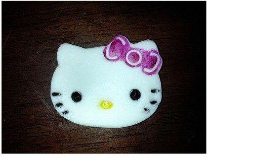 New Hello Kitty cookie cutter set - Picture 2 of 3