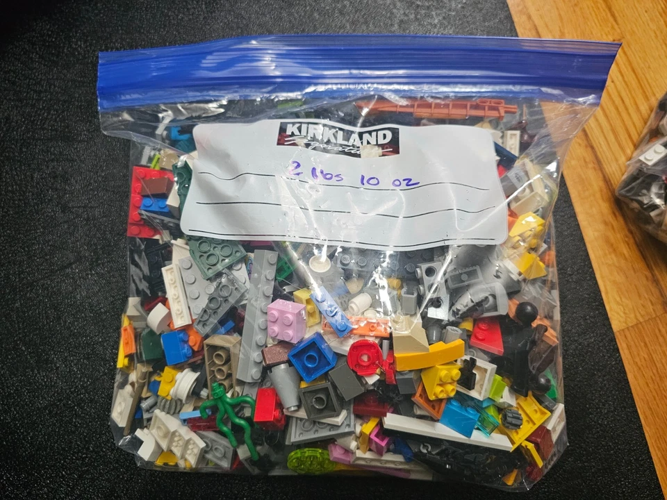 LEGO Bulk Lot of Pieces - Almost 5 LBS (City, Friends, Star Wars, etc) - Image 2 of 4
