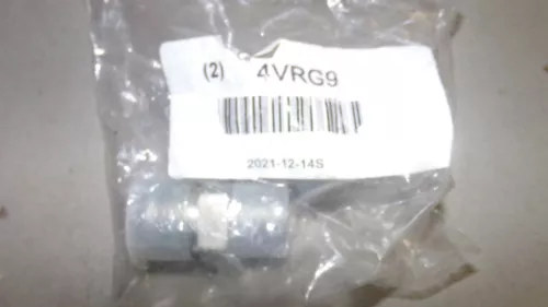 NEW  EATON AEROQUIP Hydraulic Hose Adapter,  4VRG9  *FREE SHIPPING*