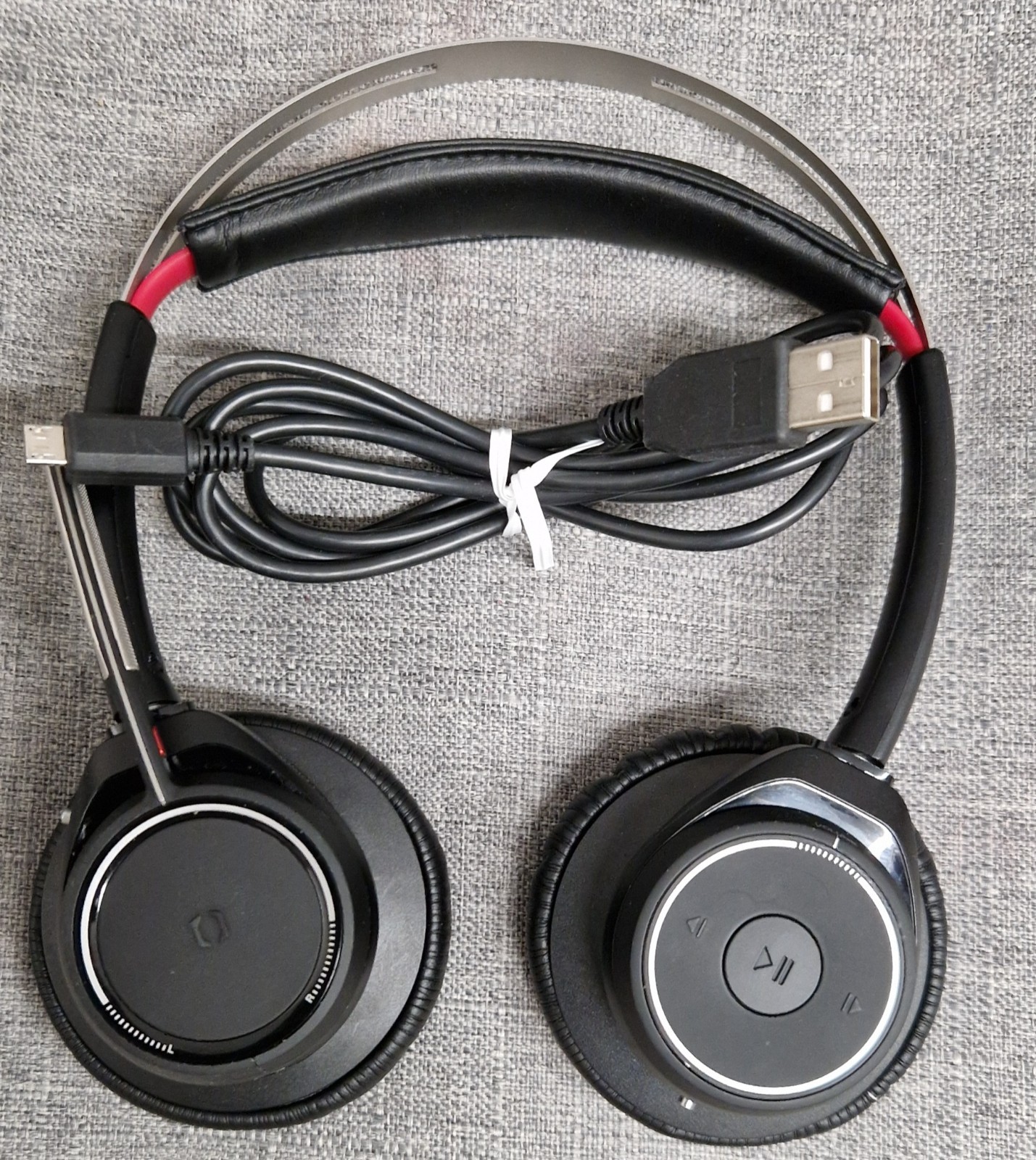 Faulty Poly Voyager Focus UC B825-M Headset without dongle