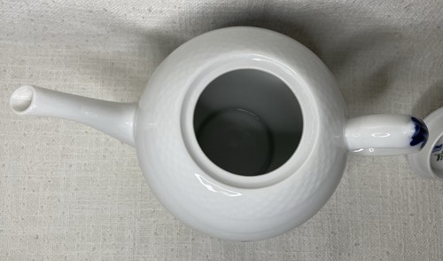 Royal Copenhagen Blaue Blume Porzellan Teekanne handbemalt H16cm Nr.8144 - Picture 7 of 8