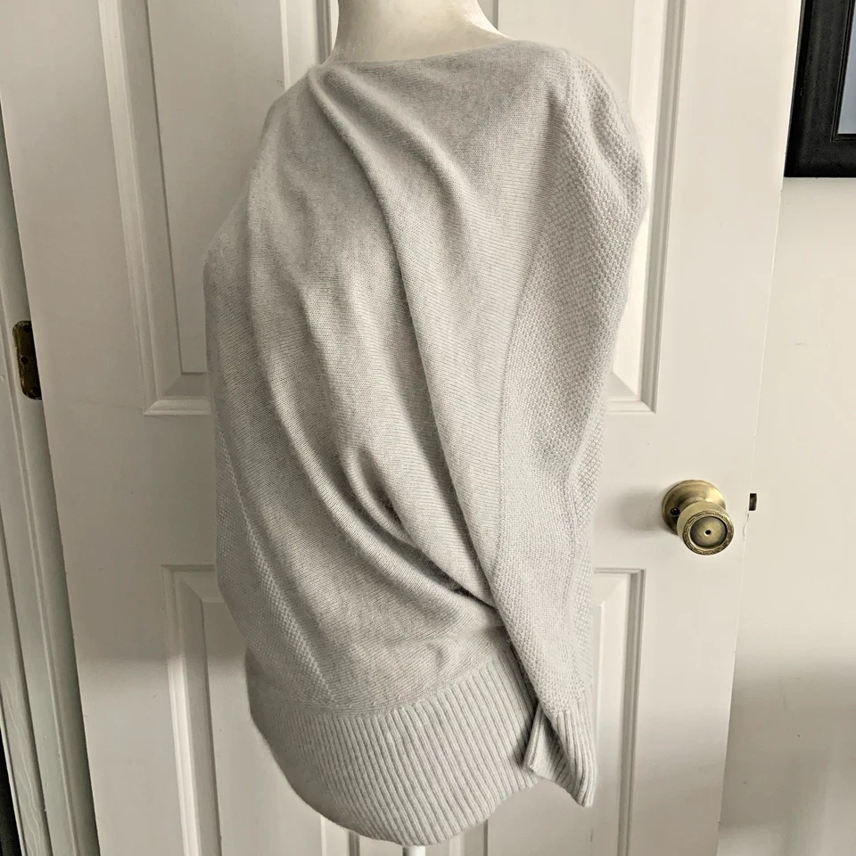 Nicole Farhi 不对称垂领安哥拉混纺浅灰色毛衣 S 码 — 第 3/4 张图片