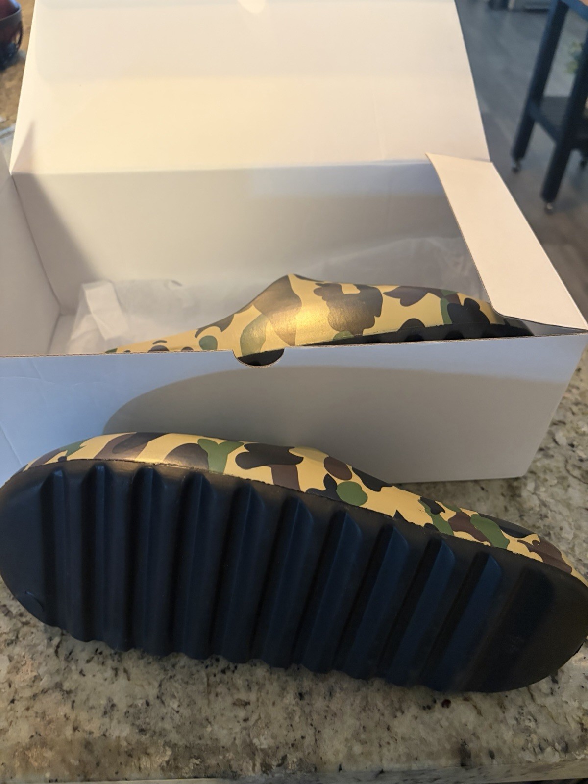 Size 11 A Bathing Ape BAPE 1st Camo Slides Yellow  NEW IN BOX thumbnail 6
