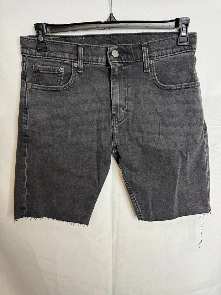 Bermuda jeans Levi's 412 masculina cinza carvão 5 bolsos desgastada tamanho 30 - Imagem 2 de 4