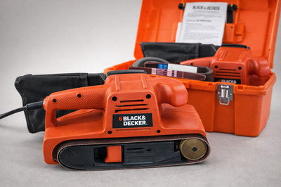 Black & Decker 3x21 In. Belt Sander   Runs Great, With Case