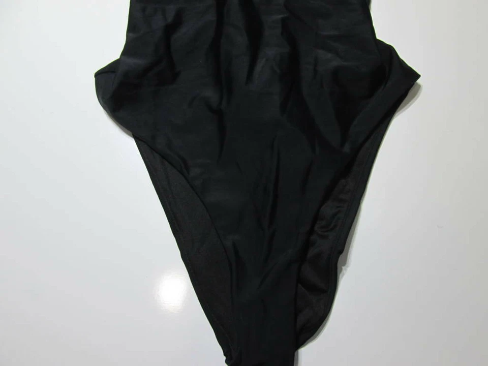 Traje de baño Forever 21 para mujer talla M de una pieza negro con espalda cruzada Traje de baño Ropa de playa Foto 3 de 4