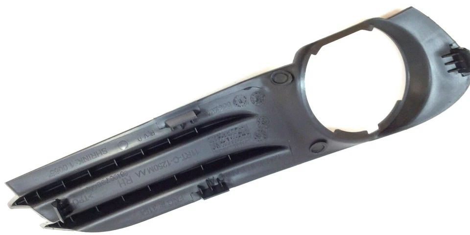 Черный ободок противотуманной фары для переднего правостороннего пассажира Chrysler Town and Country 2011-2016 годов выпуска от оригинального производителя - Изображение 3 из 4