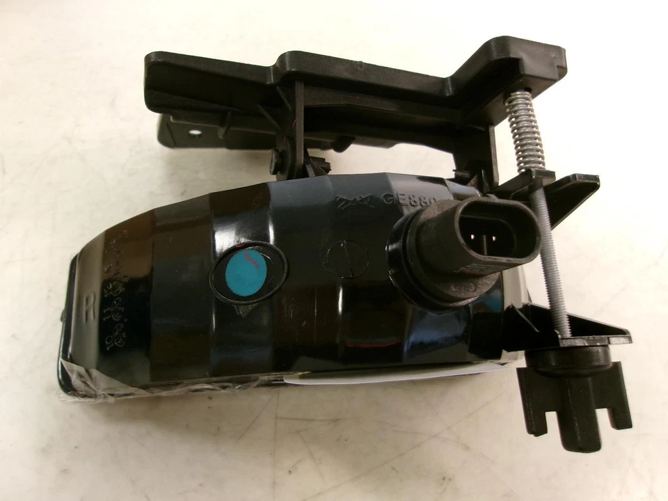 Luz antiniebla halógena Rh para pasajero Chevrolet Silverado Suburban 1999-2006 Foto 4 de 4