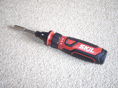 SKIL Rechargeable 4V Cordless Screwdriver with Circuit Sensor Technology