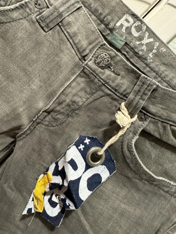 ROXY ORIGINAL FRAYED EDGE DESIGN SUMMER VACATION BERMUDA JEANS 5 NWT