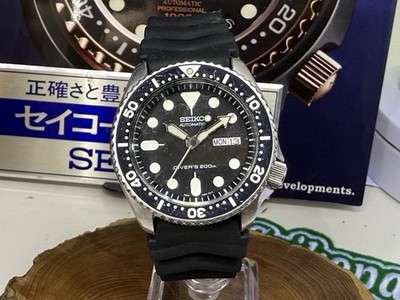 Seiko schwarze Herrenuhr - SKX007 Classic Automatik Survivor Diver Kautschukband