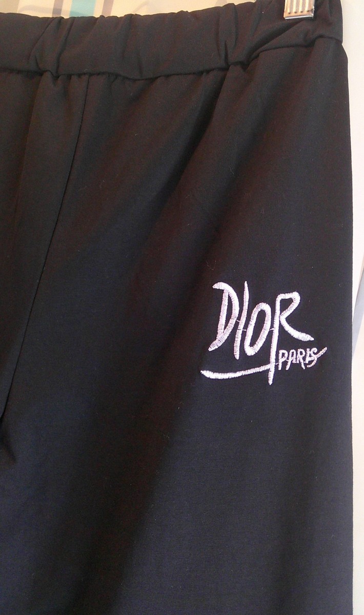 DIOR, Paris 12.5 Walking Shorts/Capris Elastic Waist Black Woman