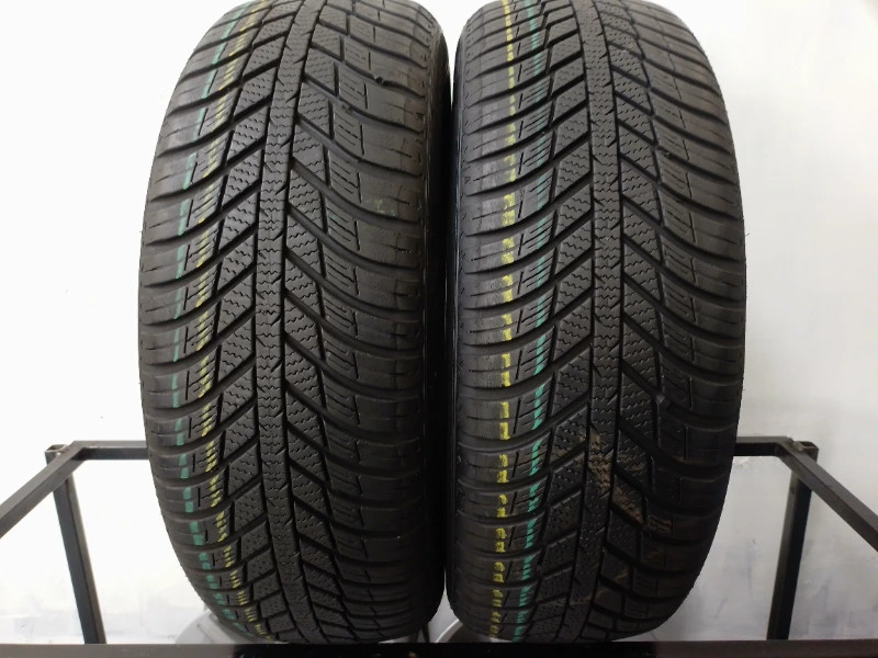 2 Pneumatici USATI NEXEN N BLUE 4 SEASON 215/60 R17 96 H DOT: 18184 stagioni