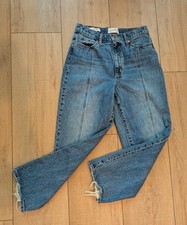 Universal Thread Women  s High-Rise Vintage Straight Faded Blue Jeans Size 2/26R