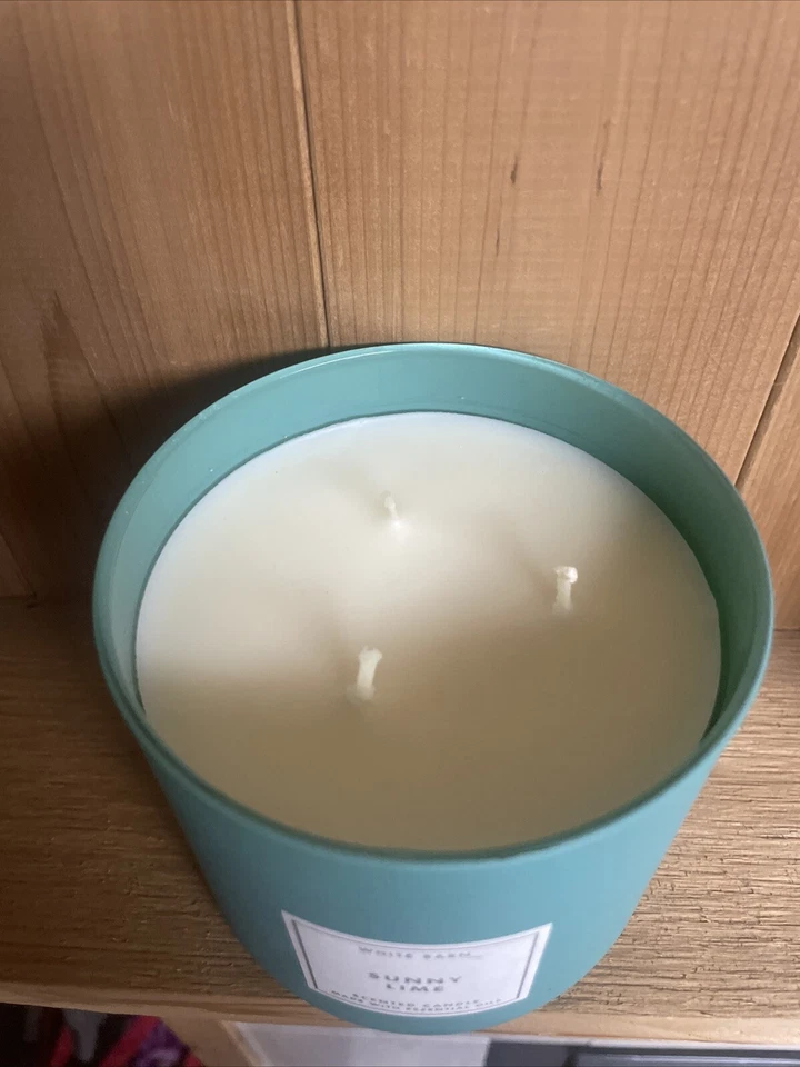 Vela de 3 mechas con tapa de cerámica Bath And Body Works Sunny Lime Foto 3 de 4