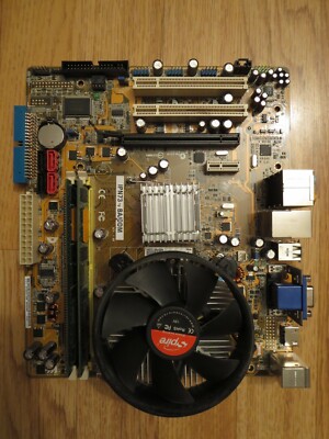 Mainboard IPN73-BA/0DM + Intel Core 2 Quad 2,33 Ghz + Lüfter + 2x2 GB DDR2 Ram