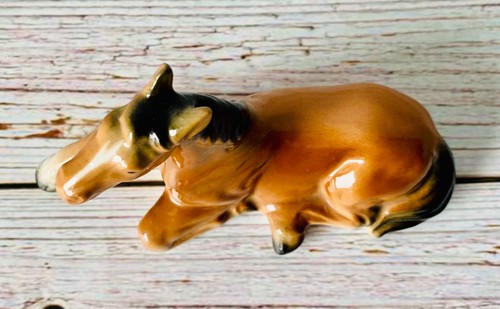 Vintage Porzellan braun ruhender Hengstfohlen Pferd Figur Japan Reiter  - Bild 7 von 8