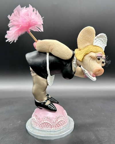 Piggin Tickle Your Fancy by David Corbridge, 2003 Figurine, Maid, Feather Duster - Picture 2 of 9
