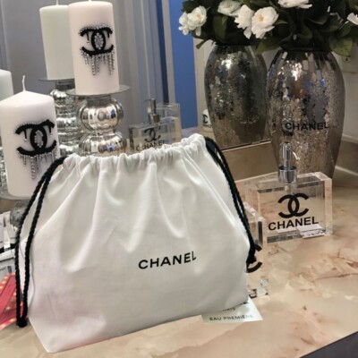 置物 Chanel CHANEL white cotton canvas drawstring pouch, cosmetic bag