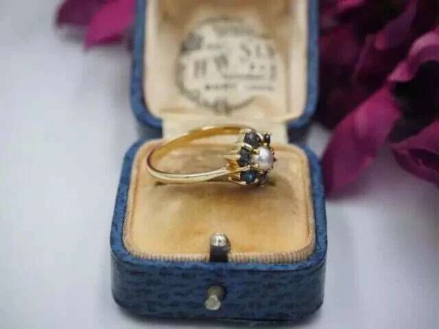 Anillo de San Valentín enchapado en oro amarillo de 14 k creado en laboratorio con perlas y zafiros azules de 2,30 quilates Foto 3 de 4