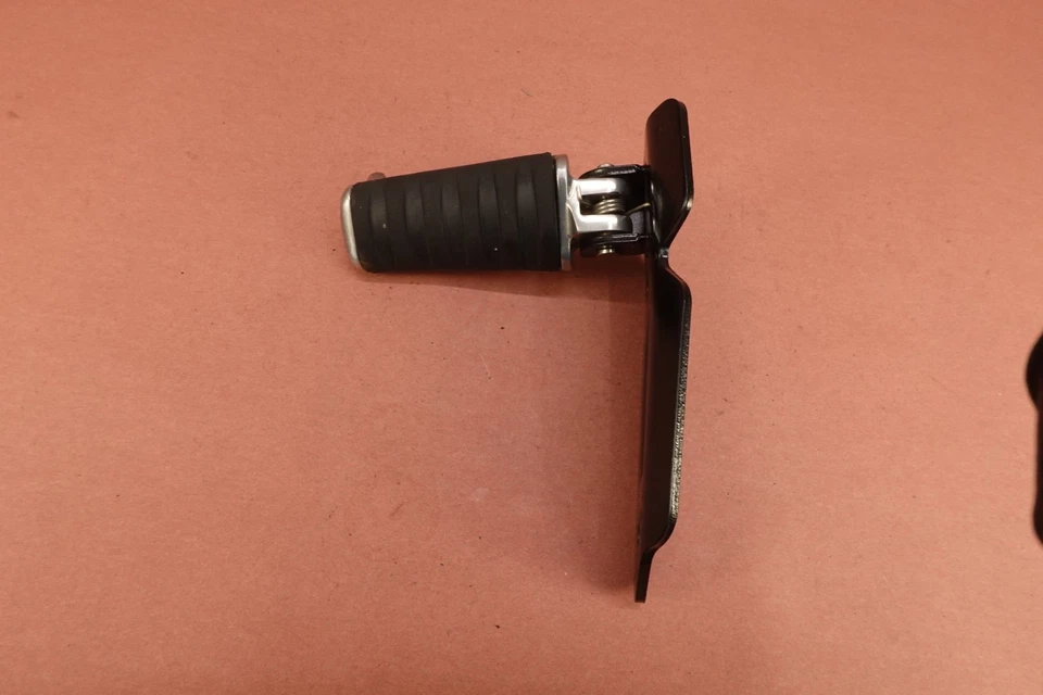 2014 11-17 Triumph SPEEDMASTER Front Right Foot Peg Rest Step (BENT) - Image 4 of 4