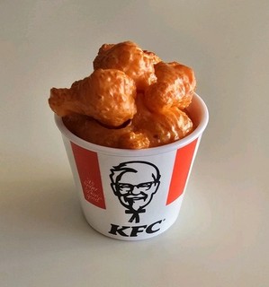 Mini Brands!: KFC 'Buffalo Chicken Bucket' ("RARE") Zuru 2024 VGC