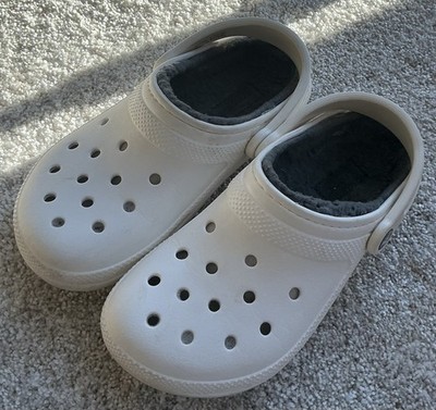 Unisex Crocs Classic White Clogs Shoes with Faux Fur Sz. W7 & M5
