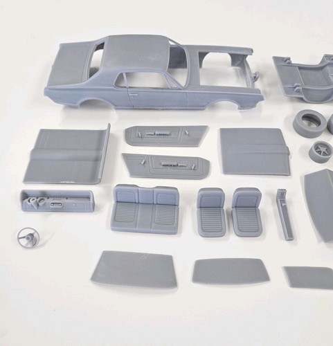 ABS-LIKE RESIN 3D PRINTED 1/25 1967 MERCURY COUGAR FULL KIT - Picture 2 of 9