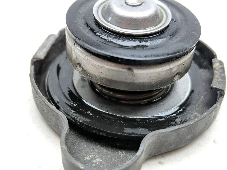 03 Tapa radiador Suzuki GSXR 600 750 Foto 3 de 4