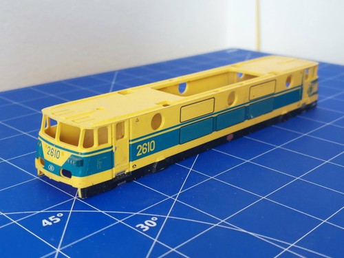 HO Mehano Prestige SNCB Class 26 electric locomotive shell - 2610 (damaged) | Condition: Used